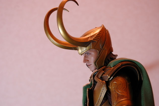 Illustration for article titled This Loki Figure Made Me Appreciate The Avengers Costume Designers